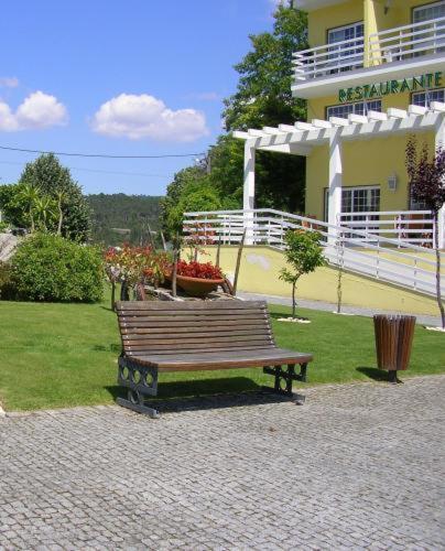 Hotel Montemuro Castro Daire Eksteriør billede
